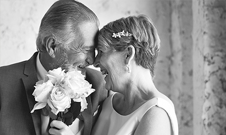Anniversary Limo Rental - Burlington, Oakville, Milton, Geogetown, Kilbride, Lowville, Campbellville, Moffat, Brookville, Acton, Rockwood, Limehouse, Stewartown, Glen Williams, Terra Cota, Norval, Hornby and St. Sephen's
