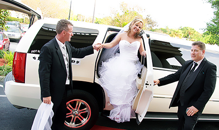 Wedding Limo Rental - Burlington, Oakville, Milton, Geogetown, Kilbride, Lowville, Campbellville, Moffat, Brookville, Acton, Rockwood, Limehouse, Stewartown, Glen Williams, Terra Cota, Norval, Hornby and St. Sephen's